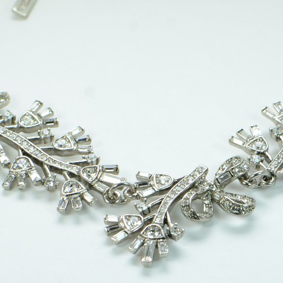 Oscar de la Renta Baguette Crystal Silver Necklace - Picture 3 of 8